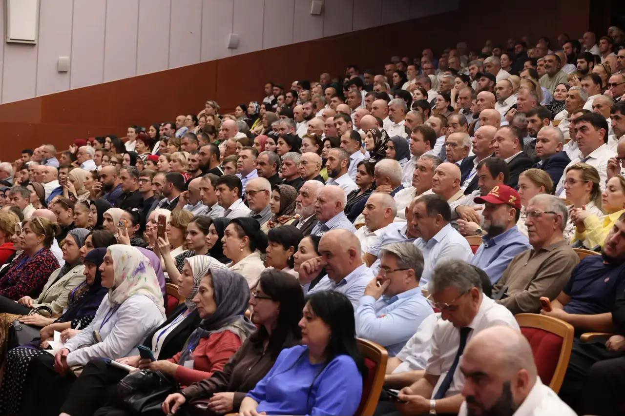 Сотрудники Гуманитарно-педагогического колледжа приняли участие в пленарном заседании ежегодного Антитеррористического форума.